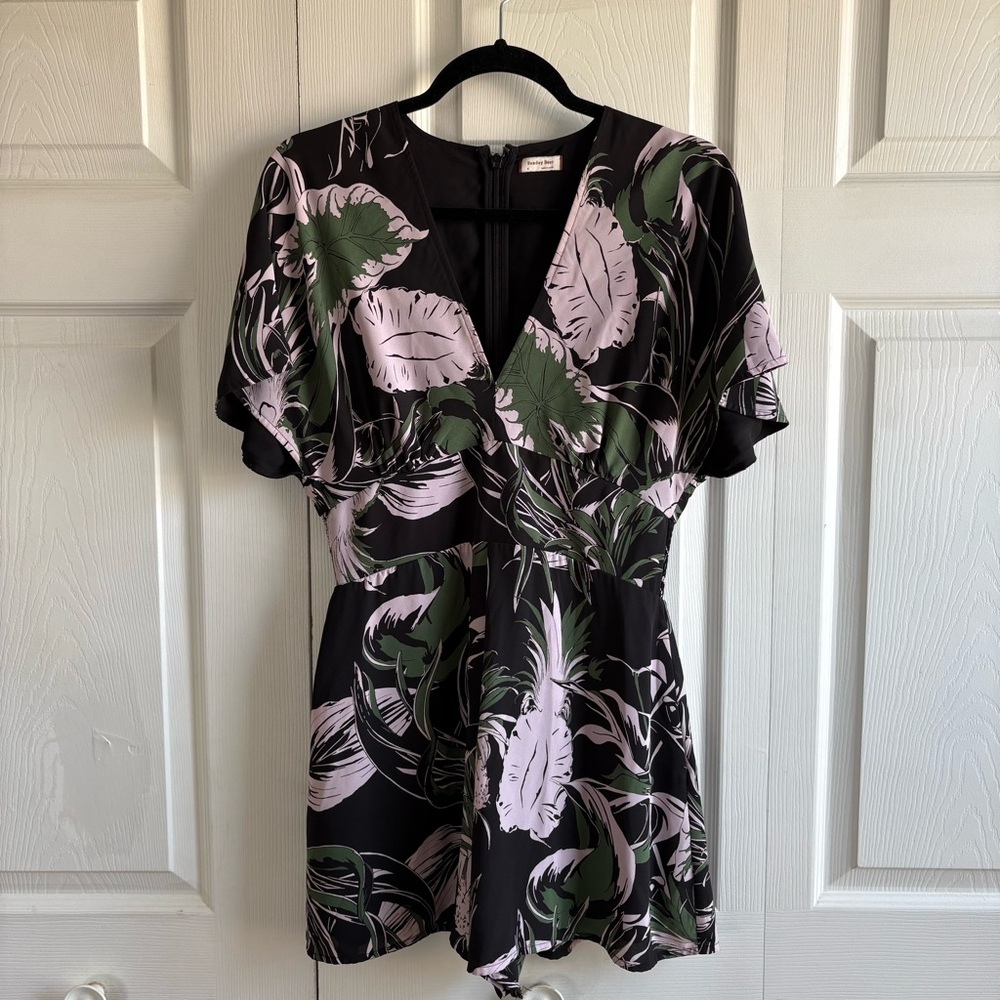 Aritzia SundayBest Floral Romper 6 Boho Coastal Cruise Vacation Pineapple Resort